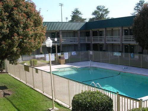 Motel 6 Columbia - University Of South Carolina Εξωτερικό φωτογραφία